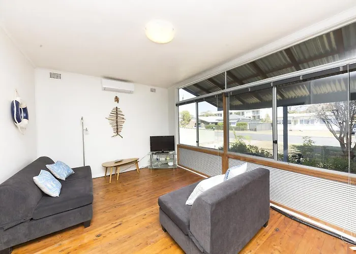 Douglas Cottage - Linen Not Included